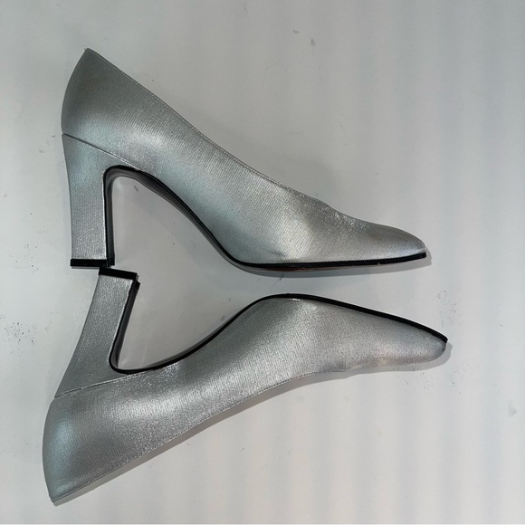 Vintage 90’s Stuart Weitzman Silver Metallic Pump Heels Sz 7.5 - Picture 14 of 16